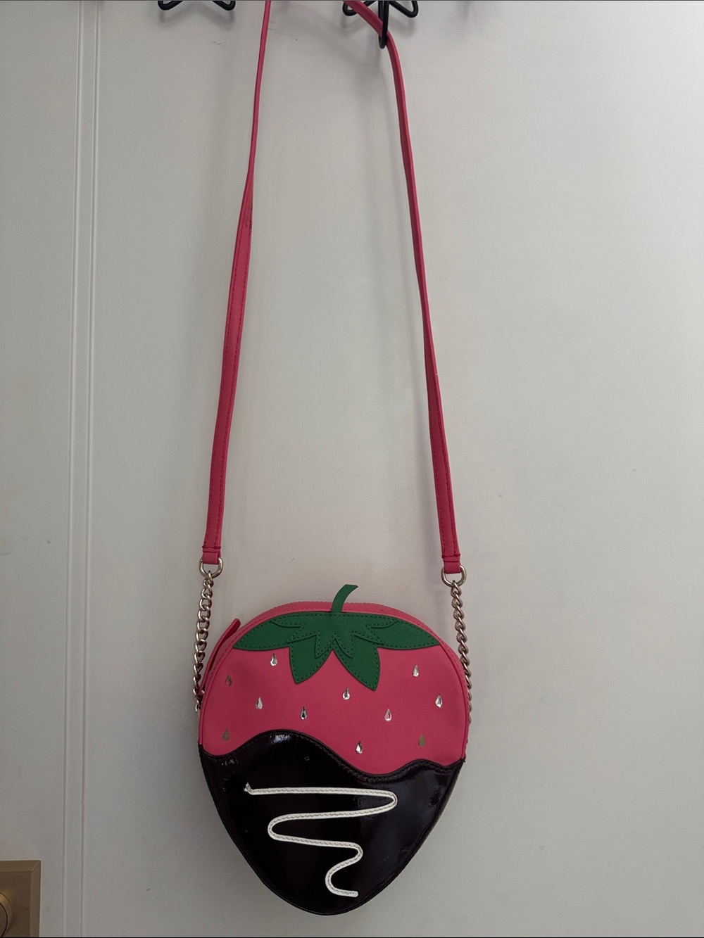 Kate spade Pink Strawberry-Shaped Crossbody Bag with Chocolate Dip Design